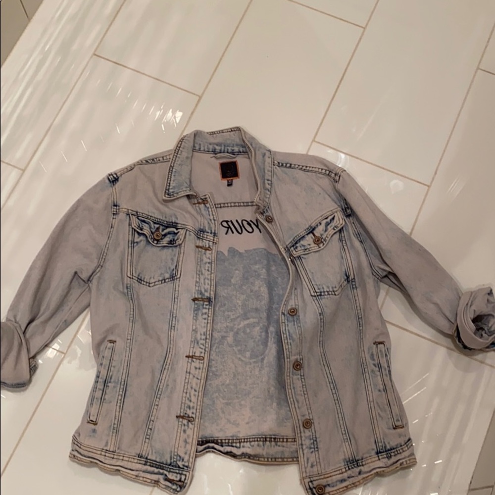 JEAN JACKET